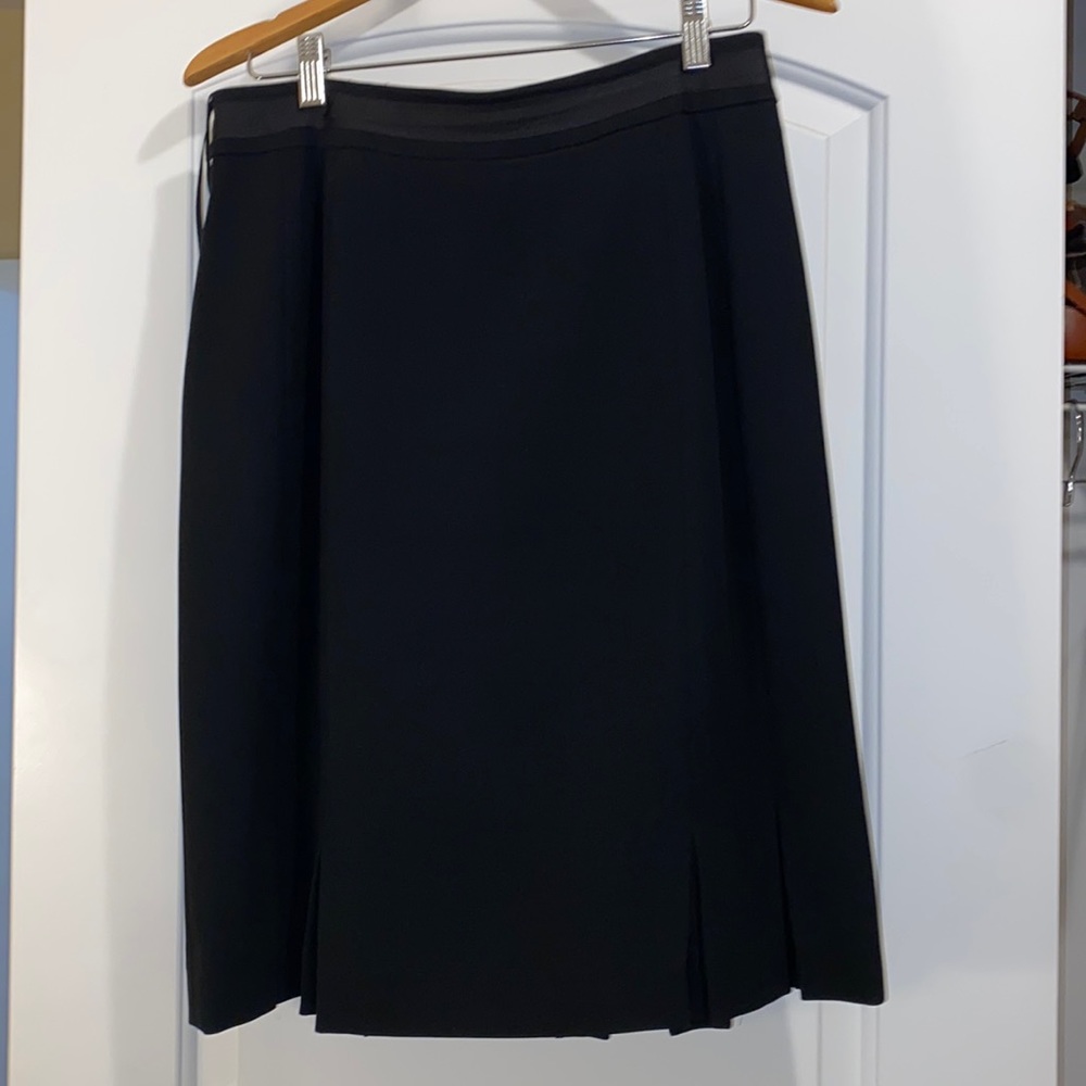 Gently worn, well maintained black Jones New York skirt